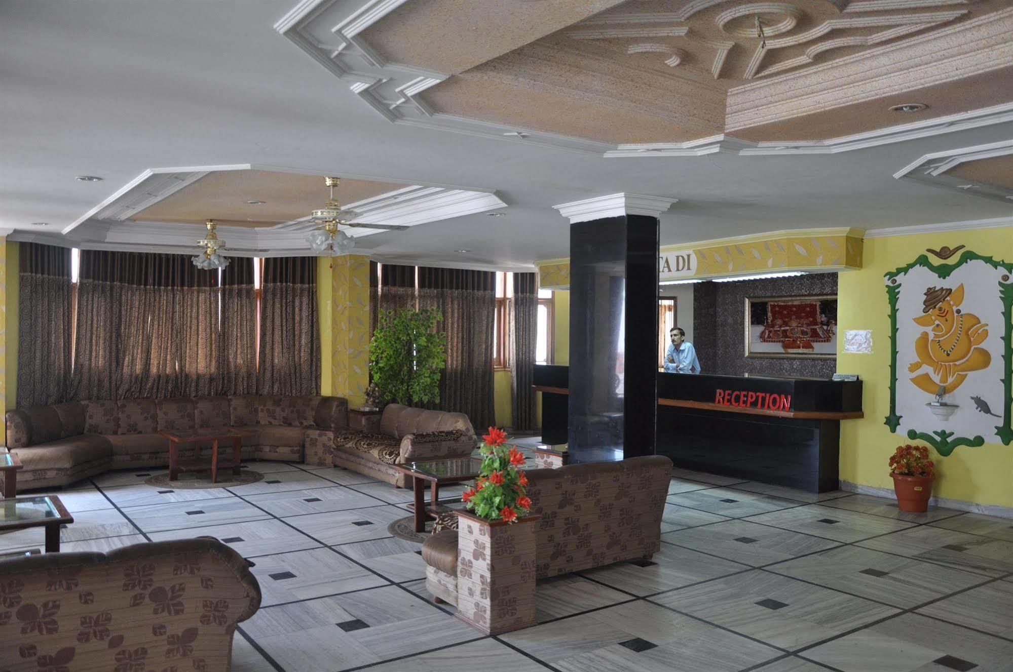 巴瓦尼国际	 酒店 格德拉 外观 照片